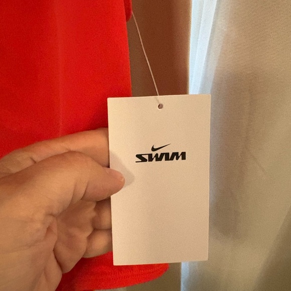 NEW Nike Girls’ One-Piece Swimsuit – XS – New with Tags - Picture 2 of 5